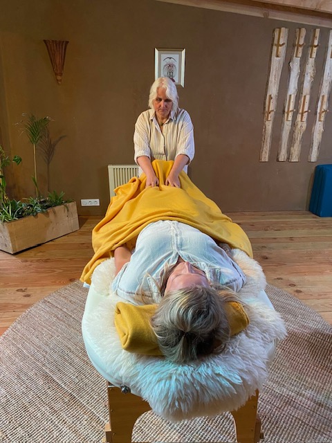 Wenda Kral geeft Atlantis Healing