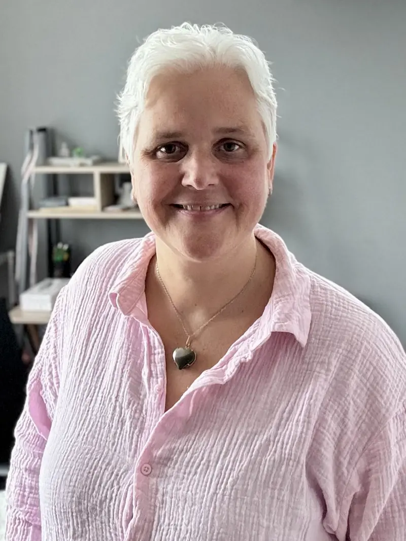 Wenda Kral, sjamanistisch healer in Gieten